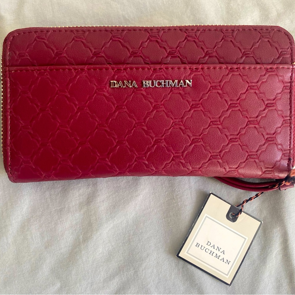 New with tags wristlet!